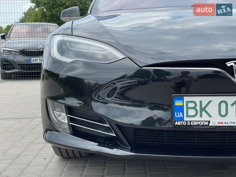 Лифтбек Tesla Model S 2018 в Бердичеве