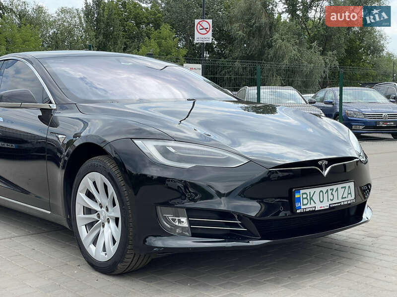 Лифтбек Tesla Model S 2018 в Бердичеве