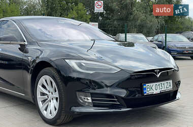 Лифтбек Tesla Model S 2018 в 
