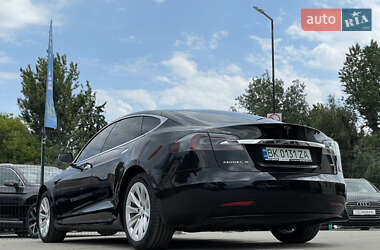 Лифтбек Tesla Model S 2018 в 
