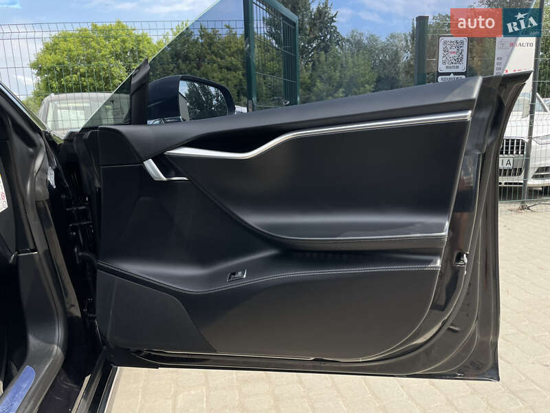 Лифтбек Tesla Model S 2018 в Бердичеве