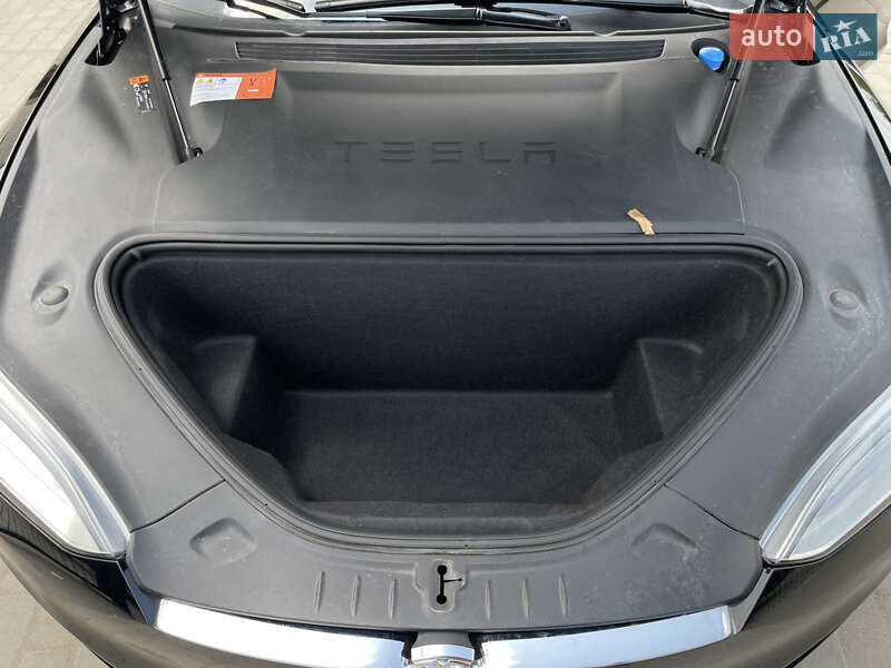 Лифтбек Tesla Model S 2018 в Бердичеве