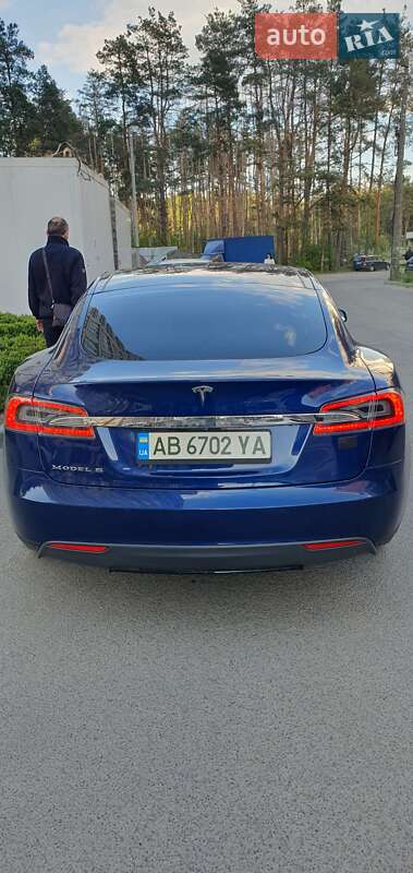 Ліфтбек Tesla Model S 2015 в Ірпені