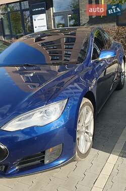 Лифтбек Tesla Model S 2015 в Ирпене