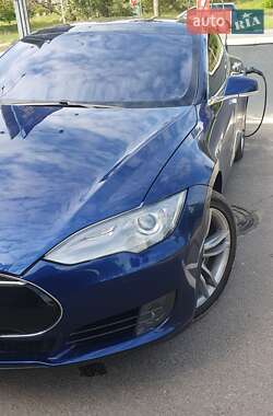 Лифтбек Tesla Model S 2015 в Ирпене