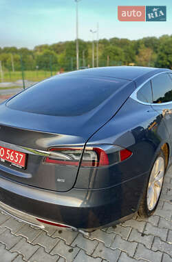 Лифтбек Tesla Model S 2015 в 