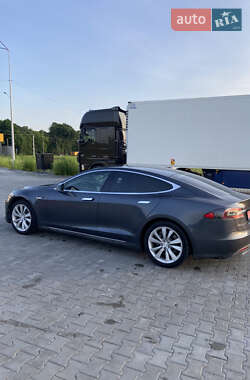 Лифтбек Tesla Model S 2015 в 