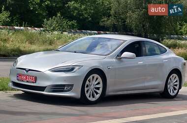 Лифтбек Tesla Model S 2016 в 