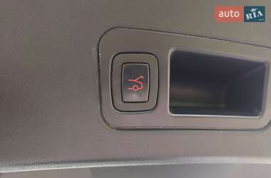 Лифтбек Tesla Model S 2016 в 