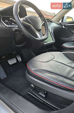 Лифтбек Tesla Model S 2013 в 