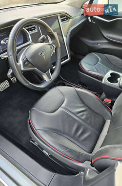 Лифтбек Tesla Model S 2013 в 