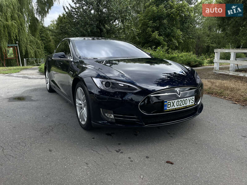 Лифтбек Tesla Model S 2013 в Любаре