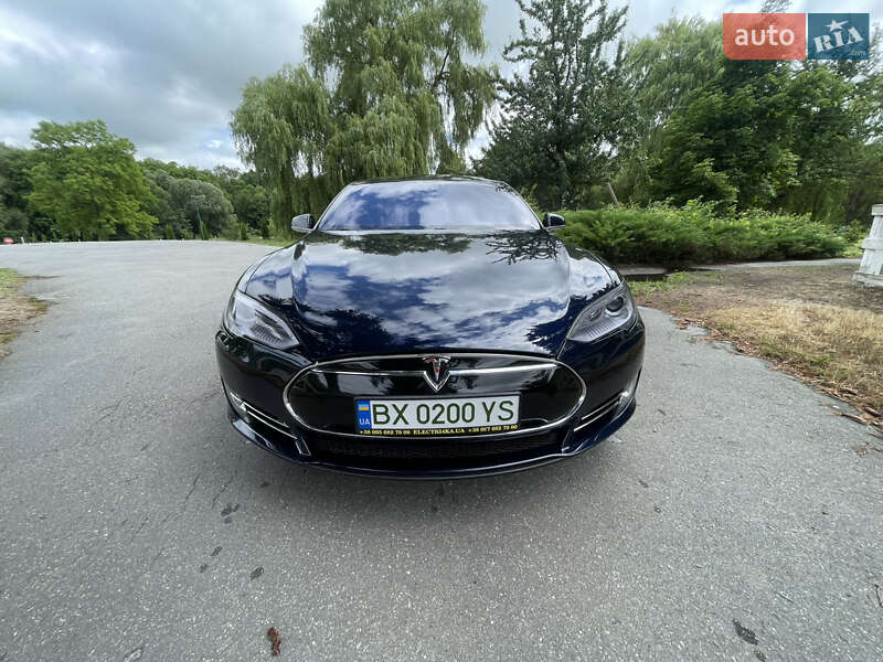 Лифтбек Tesla Model S 2013 в Любаре
