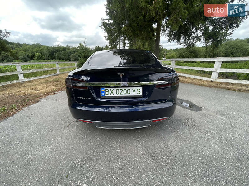 Лифтбек Tesla Model S 2013 в Любаре