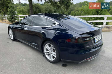 Ліфтбек Tesla Model S 2013 в 