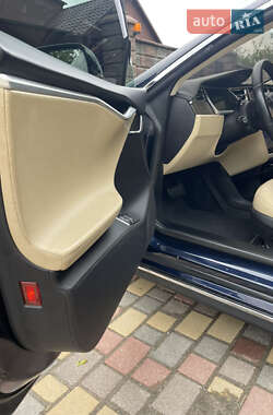 Ліфтбек Tesla Model S 2013 в 