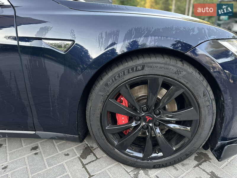 Ліфтбек Tesla Model S 2014 в Запоріжжі