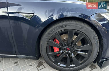 Ліфтбек Tesla Model S 2014 в 