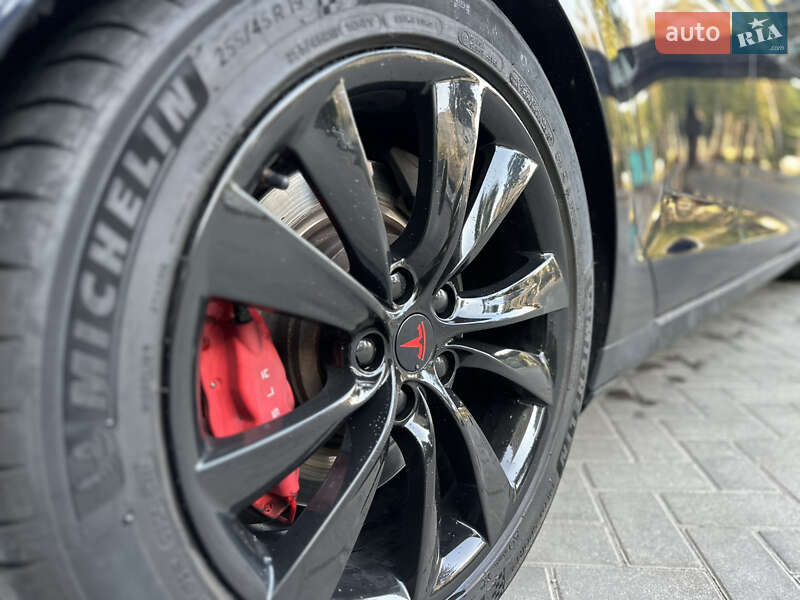 Ліфтбек Tesla Model S 2014 в Запоріжжі