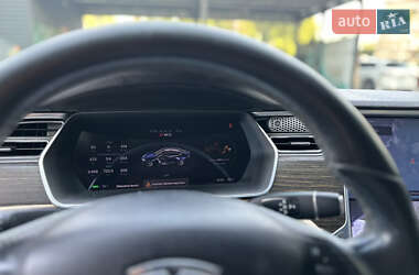 Ліфтбек Tesla Model S 2014 в 