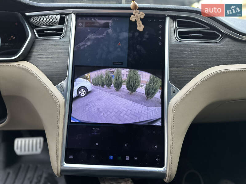 Ліфтбек Tesla Model S 2014 в Запоріжжі