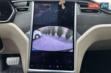 Ліфтбек Tesla Model S 2014 в 