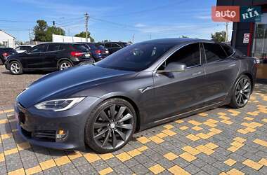 Ліфтбек Tesla Model S 2017 в 