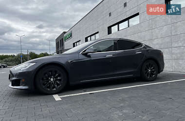 Лифтбек Tesla Model S 2016 в 