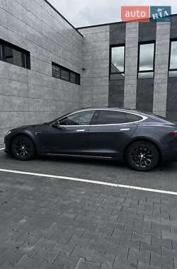 Лифтбек Tesla Model S 2016 в 