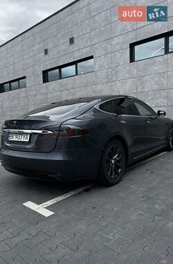 Лифтбек Tesla Model S 2016 в 