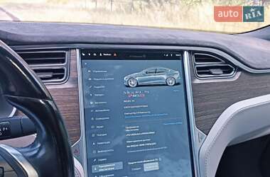 Лифтбек Tesla Model S 2015 в 