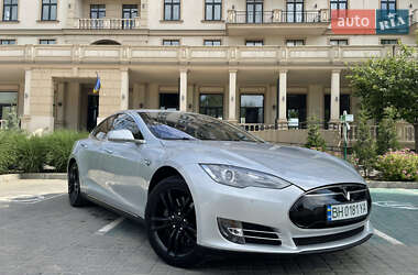 Ліфтбек Tesla Model S 2014 в 