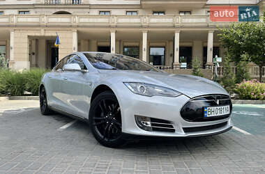 Ліфтбек Tesla Model S 2014 в 