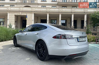 Ліфтбек Tesla Model S 2014 в 
