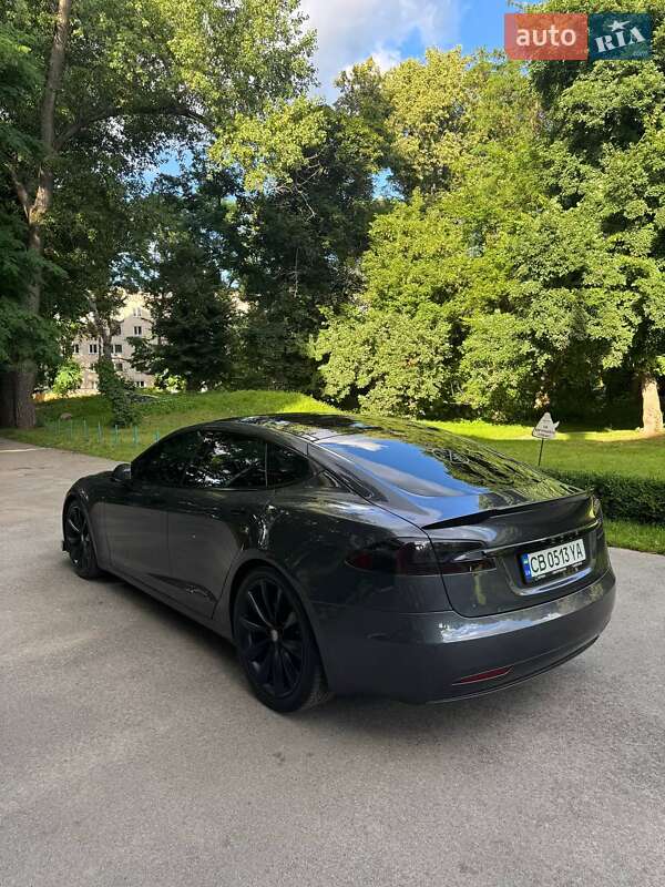Лифтбек Tesla Model S 2018 в Чернигове