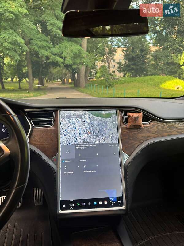 Лифтбек Tesla Model S 2018 в Чернигове