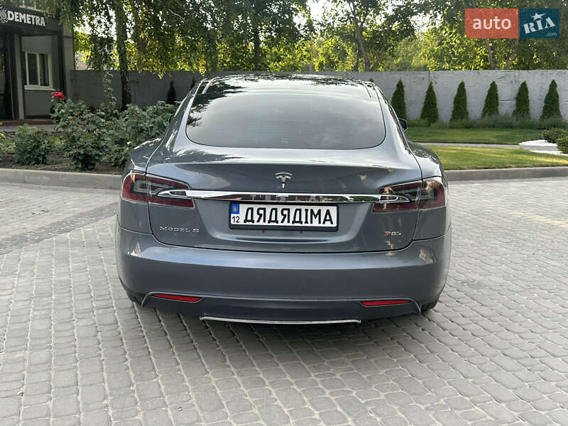 Лифтбек Tesla Model S 2013 в Кропивницком