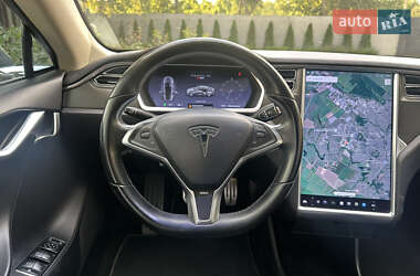 Лифтбек Tesla Model S 2013 в 