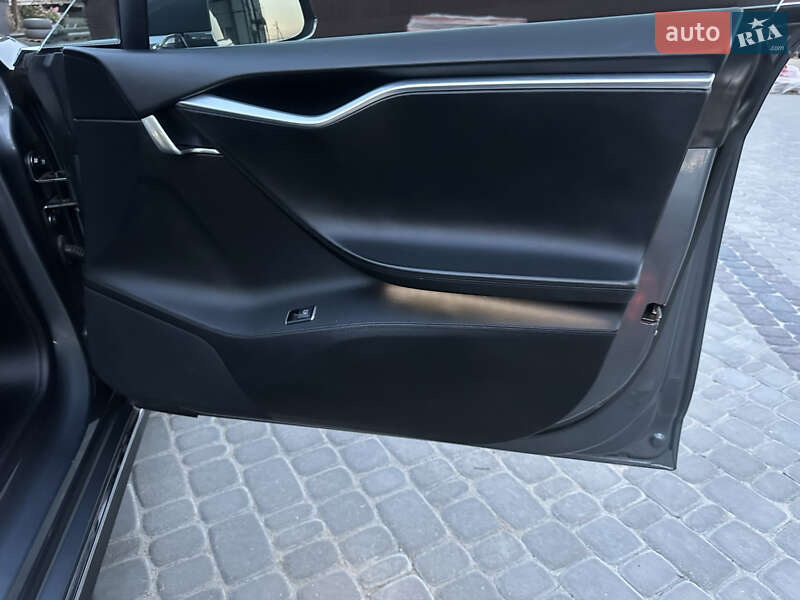 Лифтбек Tesla Model S 2013 в Кропивницком