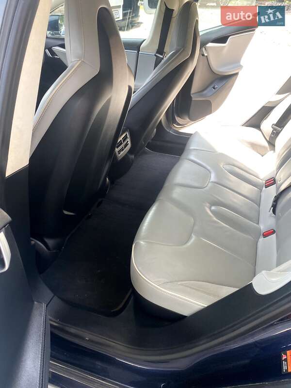 Лифтбек Tesla Model S 2014 в Тернополе