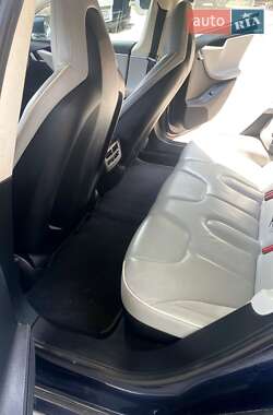 Лифтбек Tesla Model S 2014 в 