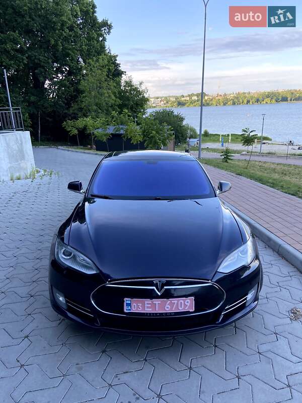 Лифтбек Tesla Model S 2014 в Тернополе