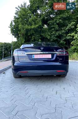 Лифтбек Tesla Model S 2014 в 