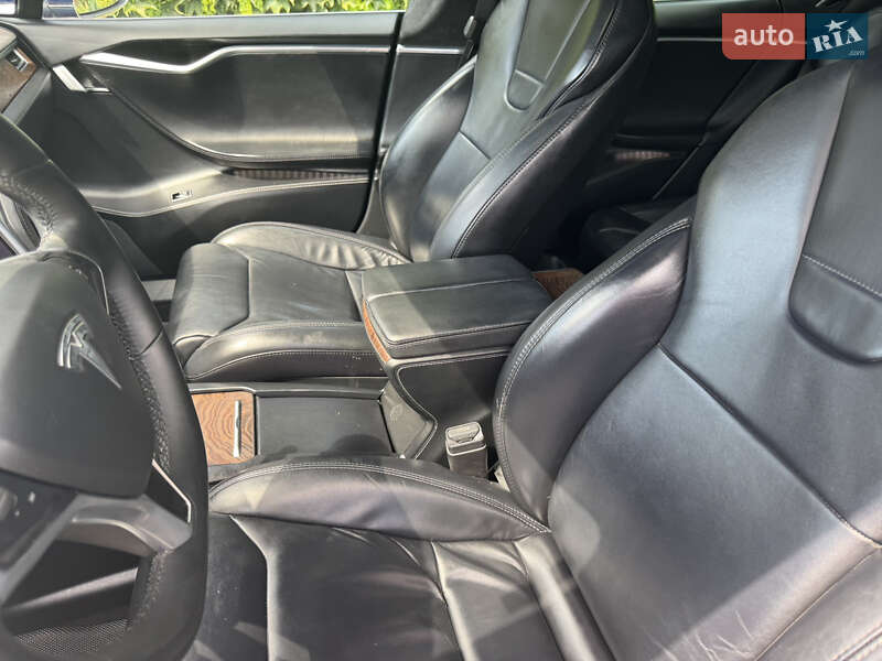 Лифтбек Tesla Model S 2017 в Одессе