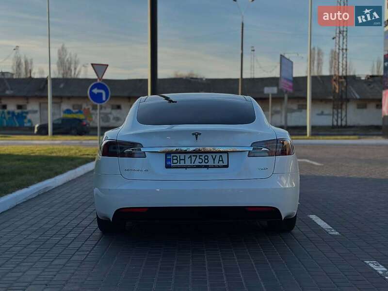 Ліфтбек Tesla Model S 2018 в Львові