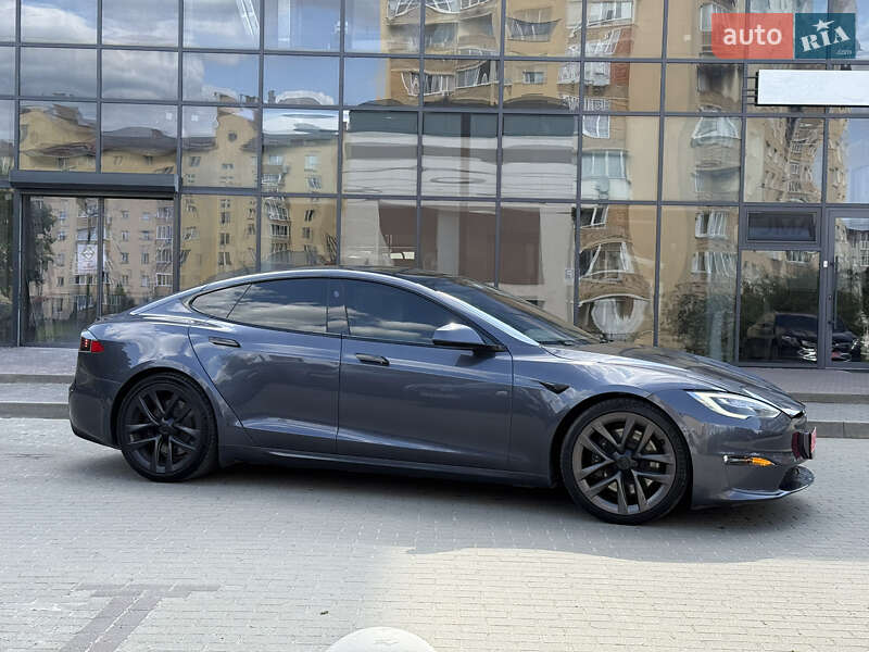 Лифтбек Tesla Model S 2022 в Львове