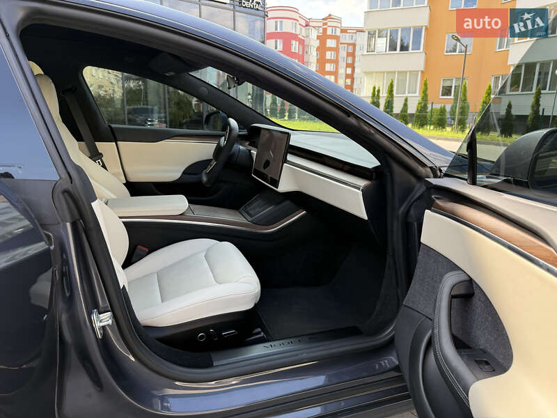 Лифтбек Tesla Model S 2022 в Львове