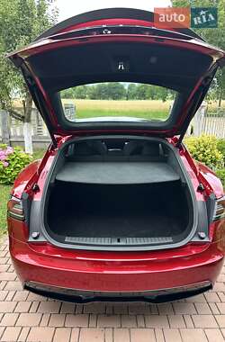 Ліфтбек Tesla Model S 2024 в 