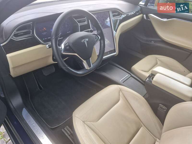 Лифтбек Tesla Model S 2016 в Киеве