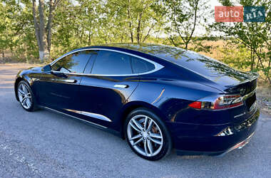 Лифтбек Tesla Model S 2013 в Новомосковске